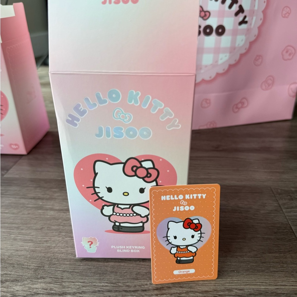 Hello Kitty x Jisoo Plush Keyring Blind Box